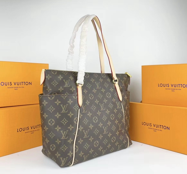 ルイヴィトンバッグ背面デザイン